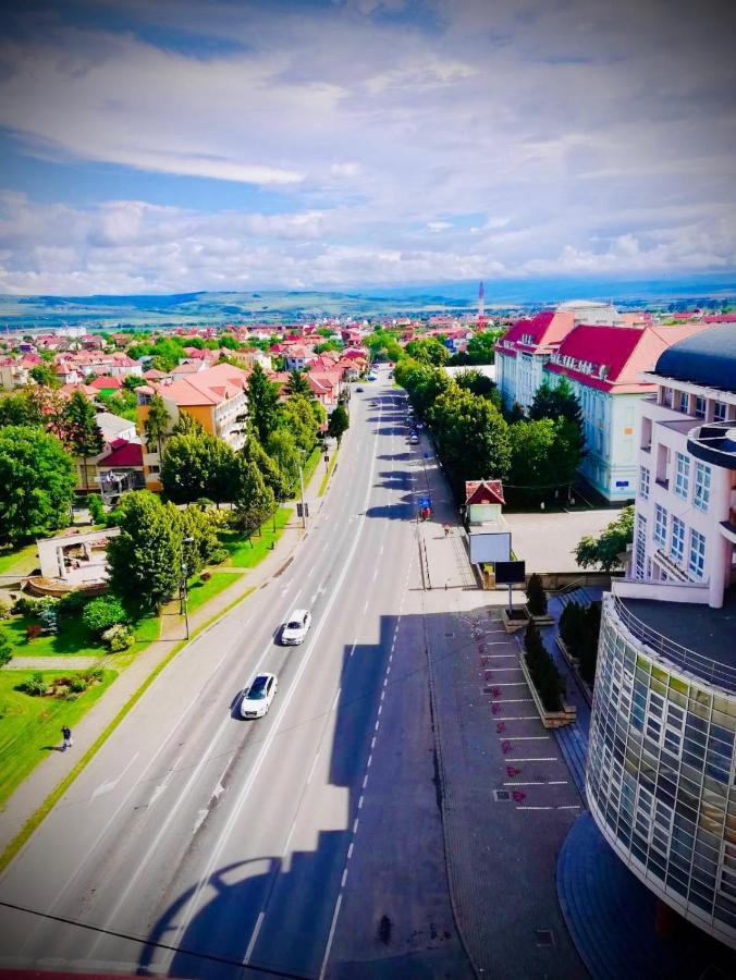 Midsummer Boulevard Lejlighed Alba Iulia Eksteriør billede